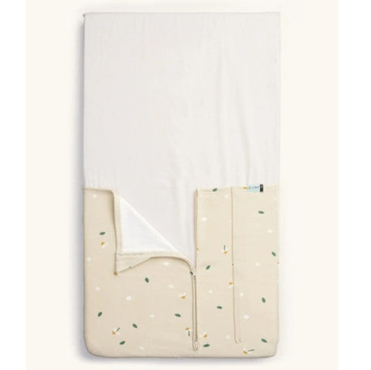 ErgoPouch HugMe Blanket 1.0 & 2.5 TOG - Daisy Sprinkle - Bedside Sleeper